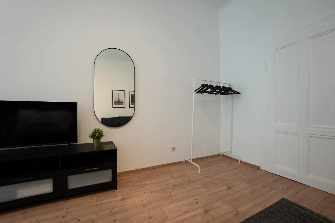 Lovely 1-Bedroom Apartment Next To Praterstern Viena Austria