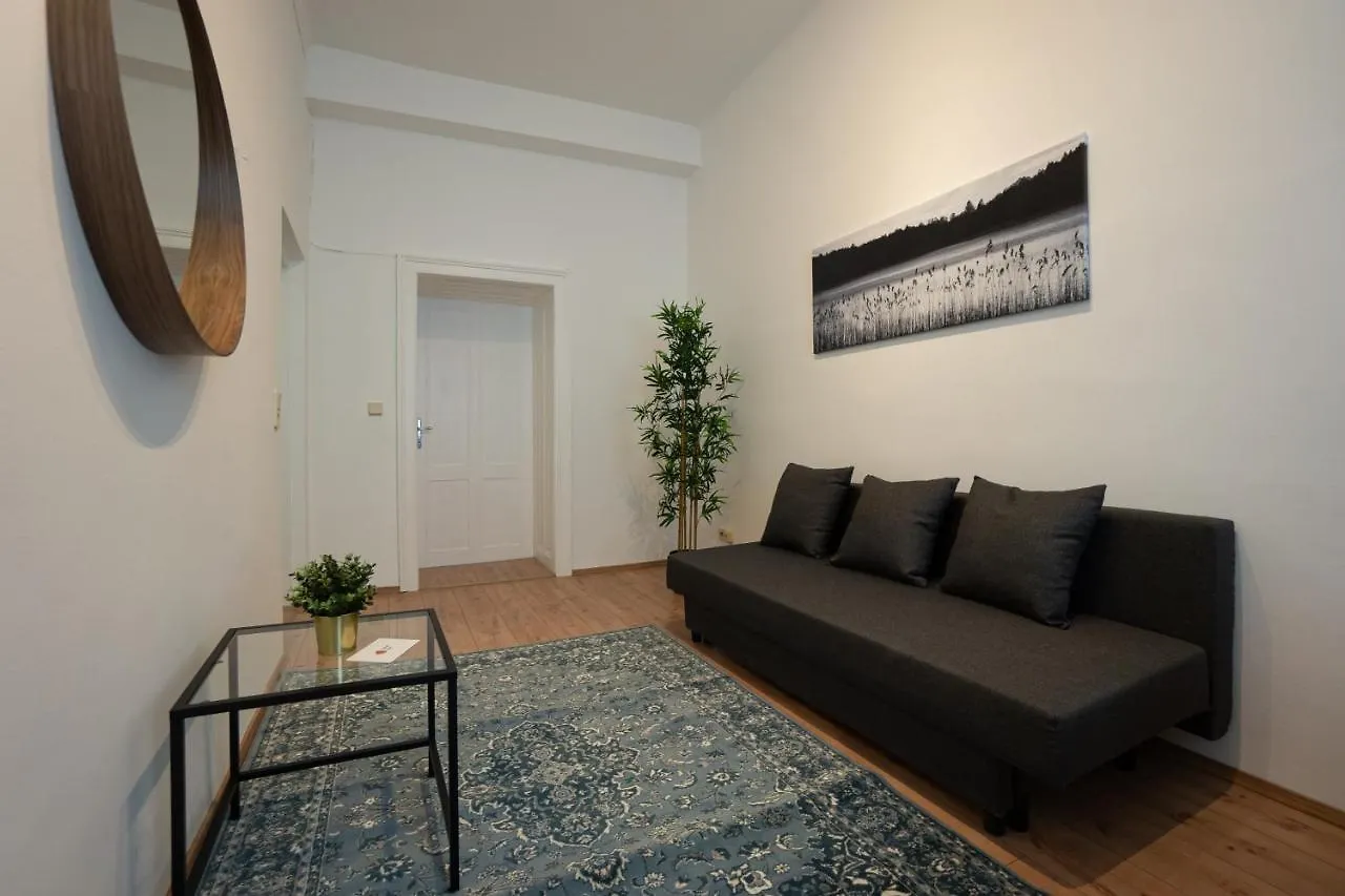 Lovely 1-Bedroom Apartment Next To Praterstern Viena