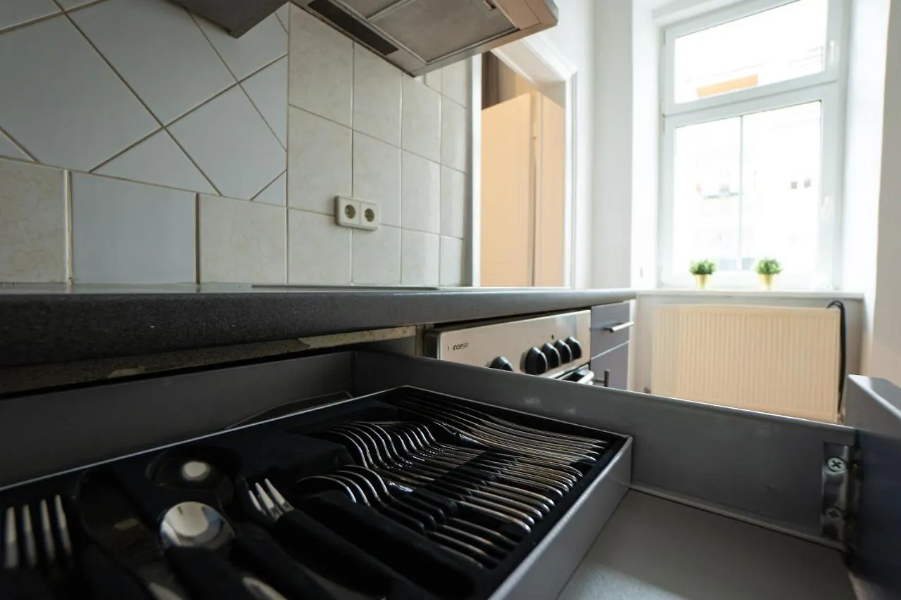 Lovely 1-Bedroom Apartment Next To Praterstern Viena 0*,